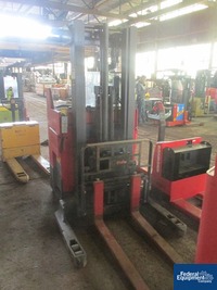 Image of Raymond Electric Forklift, Model EASI R30TT 02