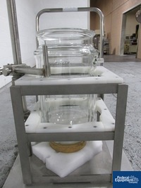 Image of 10 Liter Prism Glass Vessel 03