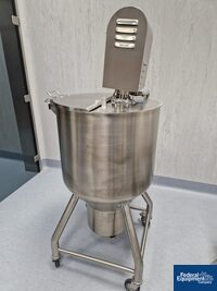 Image of 135 Liter Epsilon Pharmaservices Mixing Tank 04