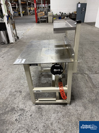 Image of 36" x 29" Table 02