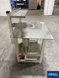 Image of 36" x 29" Table 04