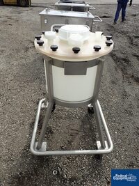 Image of 17 Gal Tank, Plastic 02