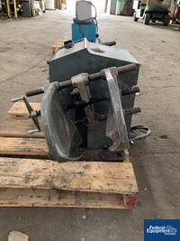 Image of Red Devil Shaker, Model 5400 04