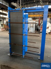Image of 798 Sq Ft APV Plate Heat Exchanger, S/S, 150# 04