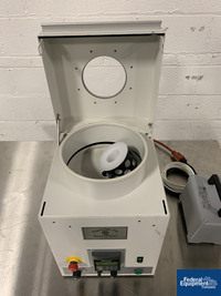 Image of FlackTech Hauschild Speedmixer, Model DAC150FVZ 06