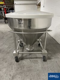 Image of 30 Cu Ft Utensco Transport Totes 03