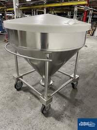 Image of 30 Cu Ft Utensco Transport Totes 04