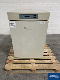 Image of Forma Scientific 3110 C02 Incubator 03