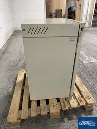 Image of Forma Scientific 3110 C02 Incubator 06