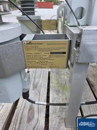 Image of 300 KVAR Eaton Cooper Power Systems Pole-Mounted Capacitor Bank 03