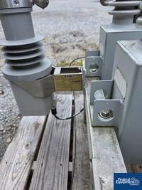Image of 300 KVAR Eaton Cooper Power Systems Pole-Mounted Capacitor Bank 05