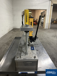 Image of GlobePharma Tablet Press, Model MTCM-II 04