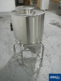 Image of 4 Cu Ft Tote Bin, S/S 04