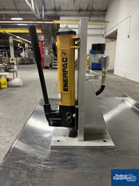 Image of GlobePharma Single Station Tablet Press 03