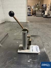 Image of Parr Manual Pellet Press, Model 2810 04