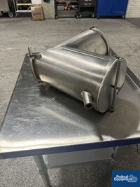 Image of 8 QT P-K Twin Shell Blender Shell, S/S 02