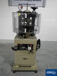 Image of Manesty Betapress Tablet Press, 16 Station 02