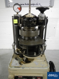 Image of Manesty Betapress Tablet Press, 16 Station 06