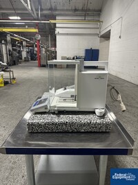 Image of Mettler Toledo XS104 Excellence XS Analytical Balance 03