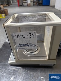 Image of AND Analytical Balance, Model HR-200 03