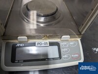 Image of AND Analytical Balance, Model HR-200 06