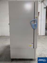 Image of VWR ULT Freezer, Model VWR40086A 06