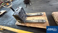 Image of Crown Pallet Runner, Model WP3035-45, 4500# 05