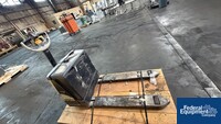 Image of Crown Pallet Runner, Model WP3035-45, 4500# 04