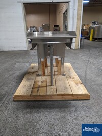 Image of 48" Garvey Accumulation Table, S/S, Model 1500 05