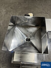 Image of Shionogi Qualicaps Capsule Checkweigher, Model CWI-40 07