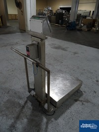 Image of 24" x 30" Mettler Toledo Scale, S/S 04