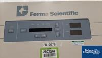 Image of Thermo Scientific 3950 Large-Capacity Reach-In CO2 Incubator 04