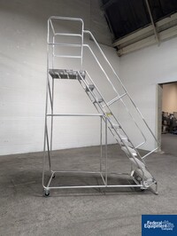 Image of Tri-Arc Rolling Step Ladder 03
