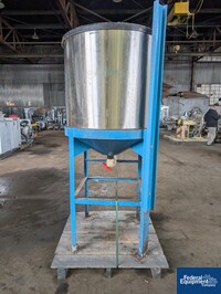 Image of Plastic Tank on Stand 03