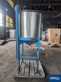 Image of Plastic Tank on Stand 04