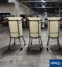 Image of (3) 200L Portable Plastic Mix Tanks with Mixer 02