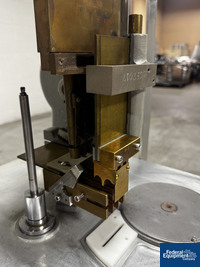 Image of Qualicaps Capsule Filler, Model 8S 07