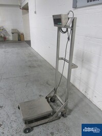 Image of 16" x 19" Mettler Toledo Scale 02