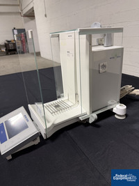 Image of Mettler-Toledo XS104 Balance 08