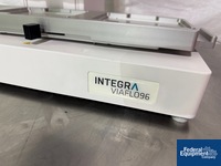 Image of Integra handheld electronic pipette 04