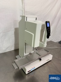 Image of Integra handheld electronic pipette 05