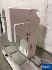 Image of Integra handheld electronic pipette 04