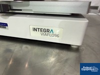 Image of Integra handheld electronic pipette 03