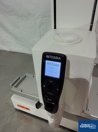 Image of Integra handheld electronic pipette 04