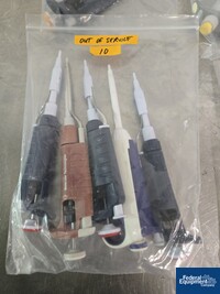 Image of Lot of Single- and Multichannel Laboratory Pipettes 03