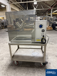 Image of GlobePharma MaxiBlend Lab Blender 04