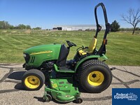 Image of John Deere 2520 HST Tractor 02