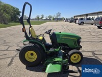 Image of John Deere 2520 HST Tractor 03