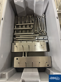 Image of Cozzoli Syringe Filling, Plugging & Closing System 22