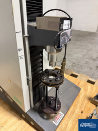 Image of MTS Synergie 200 Tensile Tester 06